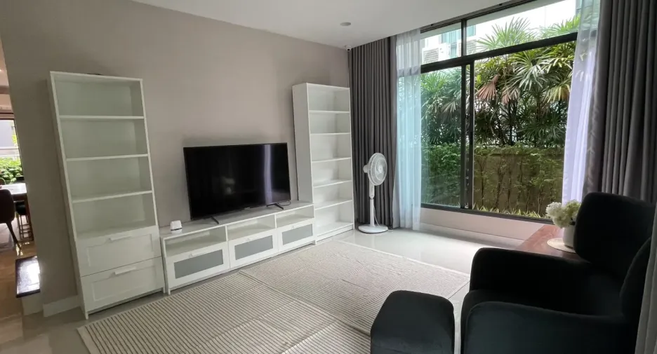 For rent 5 bedrooms house in Bang Kapi, Bangkok