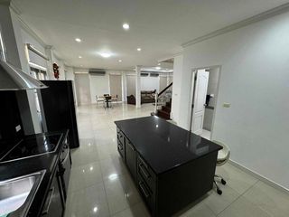 For rent 3 Beds house in Prawet, Bangkok