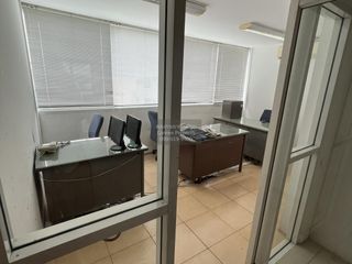 For rent 4 bedrooms retail Space in Khlong San, Bangkok