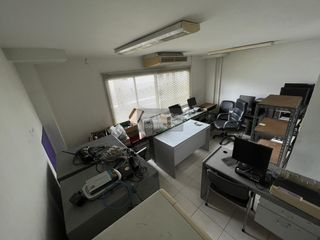 For rent 4 bedrooms retail Space in Khlong San, Bangkok