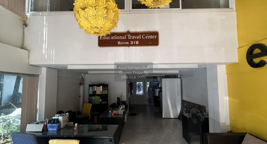 For rent 4 bedrooms retail Space in Khlong San, Bangkok