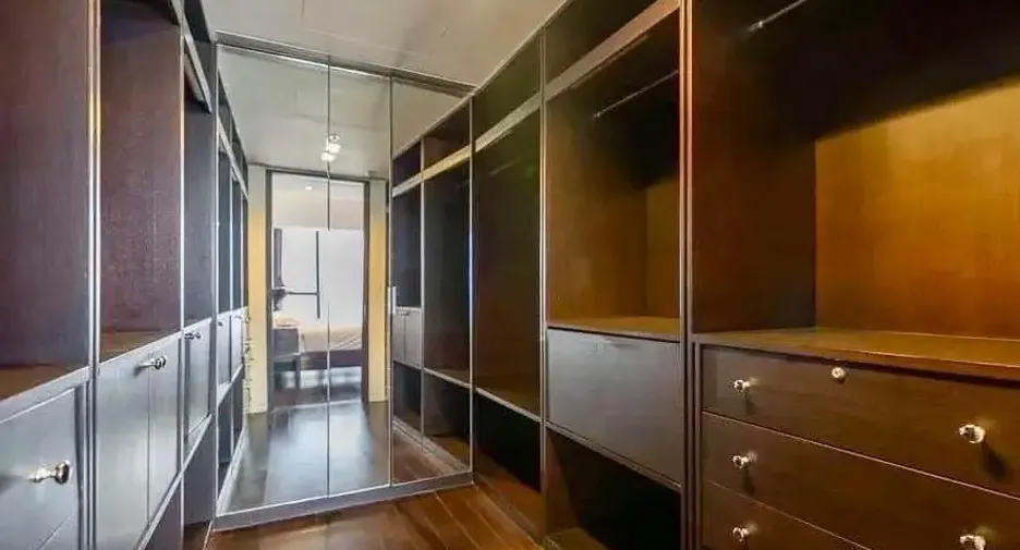 For rent 4 bedrooms condo in Sathon, Bangkok