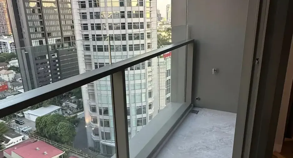 For sale 1 bed condo in Khlong Toei, Bangkok