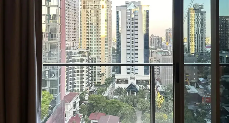 For sale 1 bed condo in Khlong Toei, Bangkok