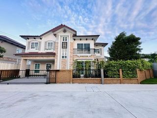 For rent 4 Beds house in Bang Khae, Bangkok
