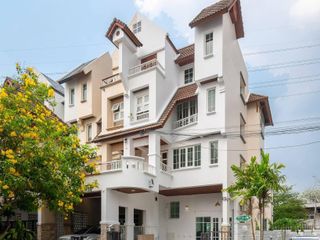 For rent 6 bed villa in Chatuchak, Bangkok