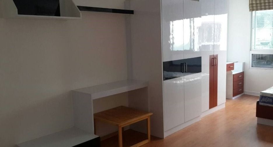For rent 1 bed condo in Huai Khwang, Bangkok