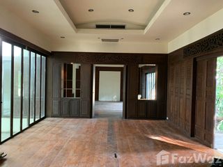 For sale 4 Beds house in Thon Buri, Bangkok