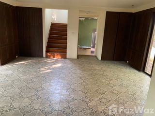 For sale 4 Beds house in Thon Buri, Bangkok