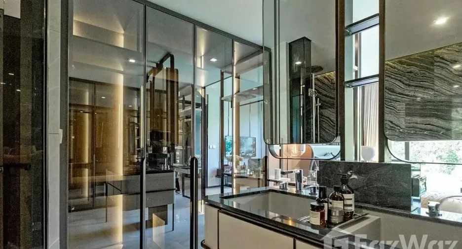 For sale 2 bed condo in Watthana, Bangkok