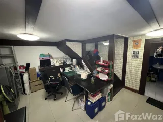 For sale 3 bed townhouse in Khlong Toei, Bangkok