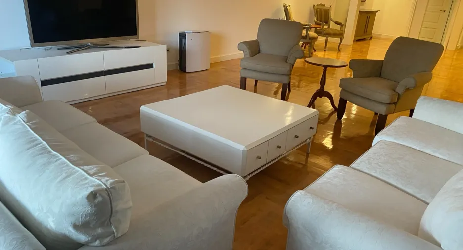For sale 4 bed condo in Watthana, Bangkok