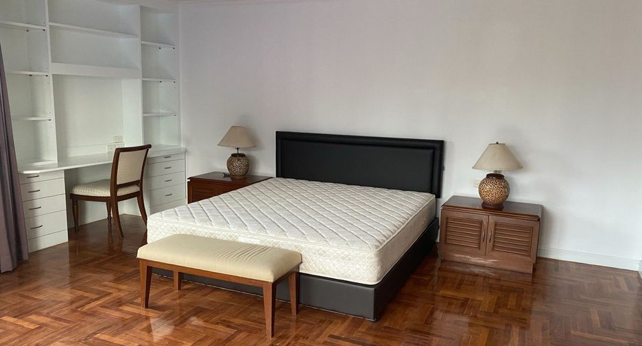 For sale 4 bed condo in Watthana, Bangkok
