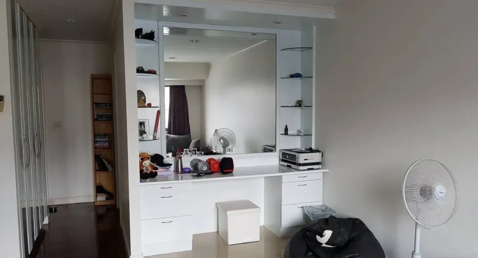 For sale 4 bed condo in Watthana, Bangkok