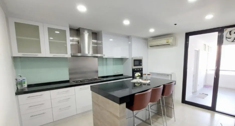 For sale 3 bed condo in Watthana, Bangkok