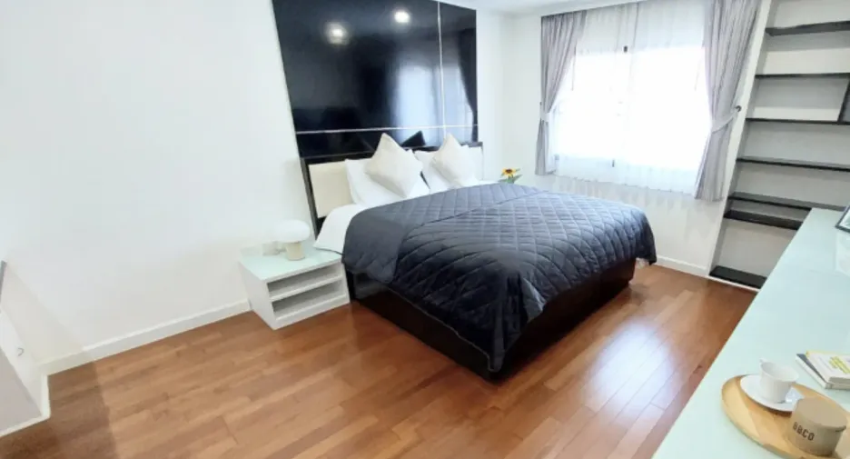 For sale 3 bed condo in Watthana, Bangkok