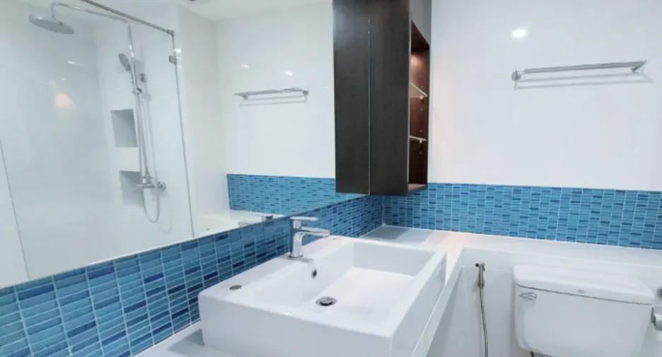 For sale 3 bed condo in Watthana, Bangkok