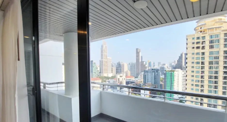 For sale 3 bed condo in Watthana, Bangkok