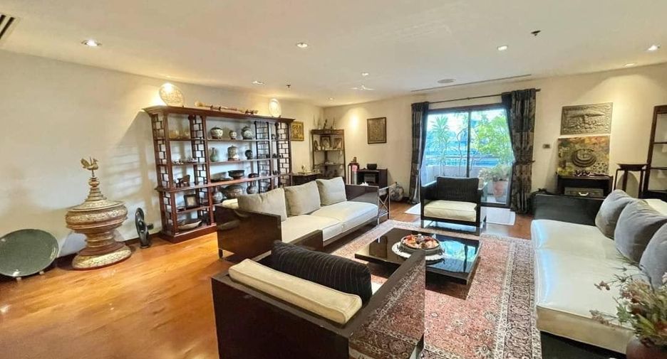 For sale 3 bed condo in Watthana, Bangkok