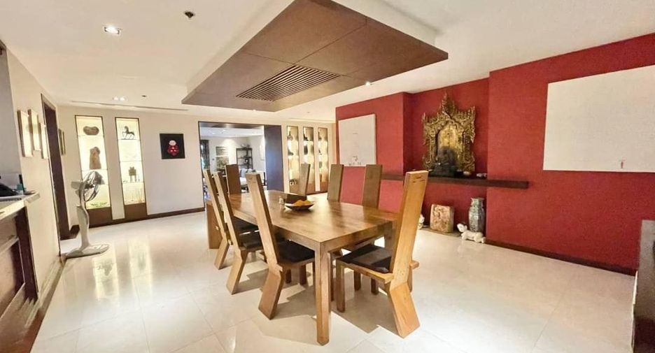 For sale 3 bed condo in Watthana, Bangkok