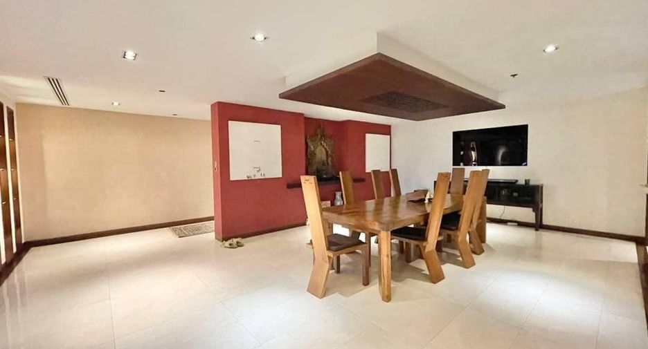 For sale 3 bed condo in Watthana, Bangkok