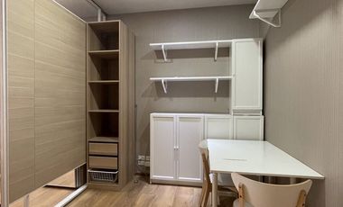 For sale 1 bed condo in Khlong Toei, Bangkok