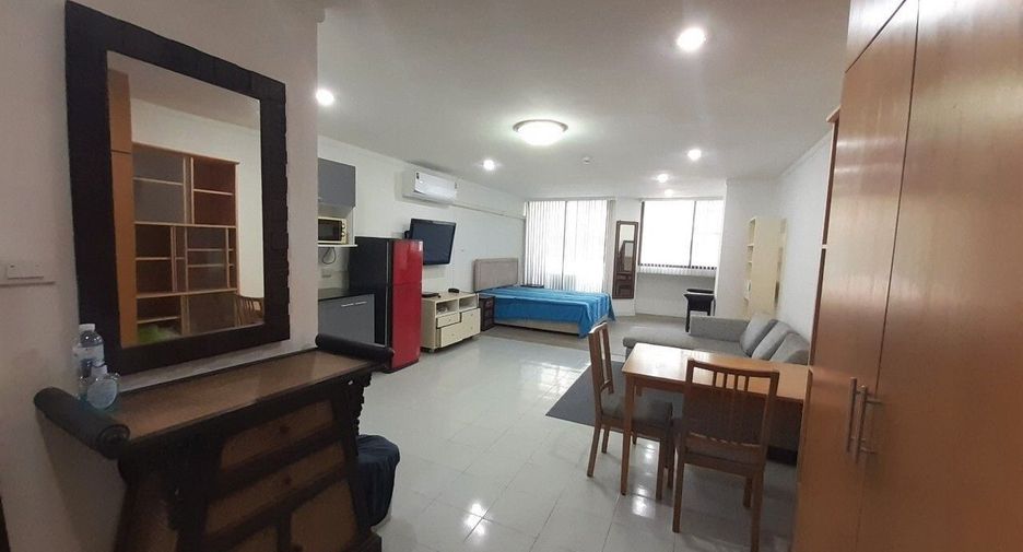 For sale スタジオ condo in Watthana, Bangkok
