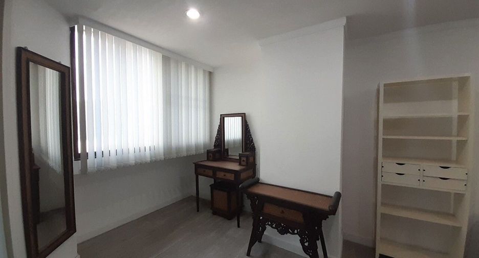 For sale スタジオ condo in Watthana, Bangkok