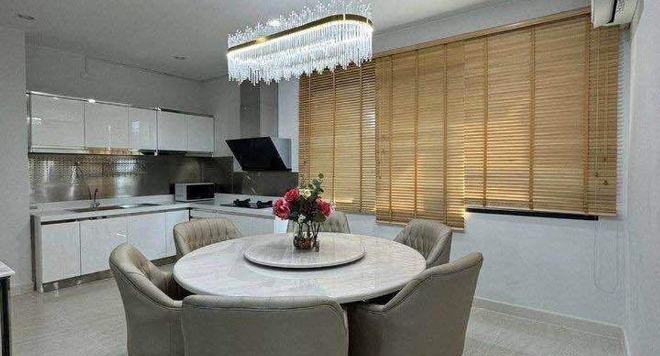 For rent 3 Beds townhouse in Suan Luang, Bangkok