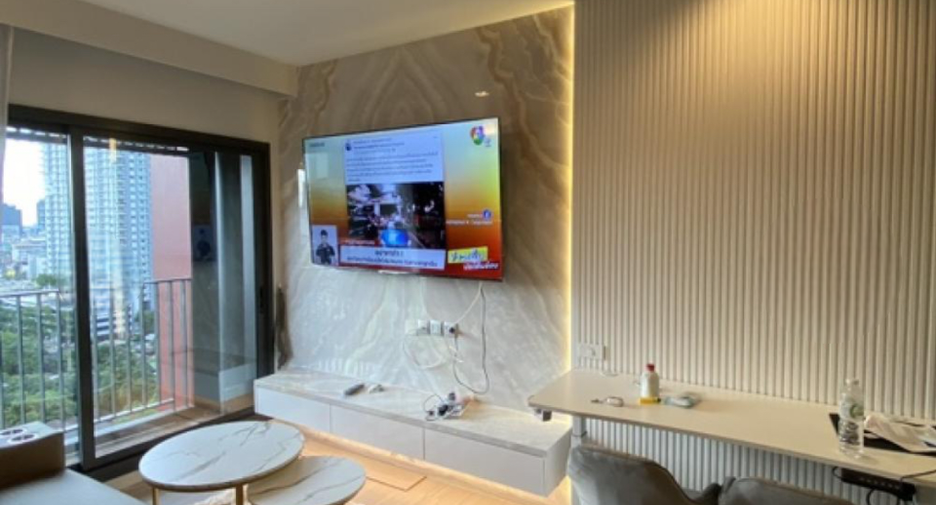 For sale 1 bed condo in Huai Khwang, Bangkok