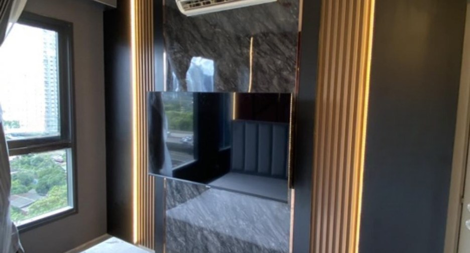 For sale 1 bed condo in Huai Khwang, Bangkok