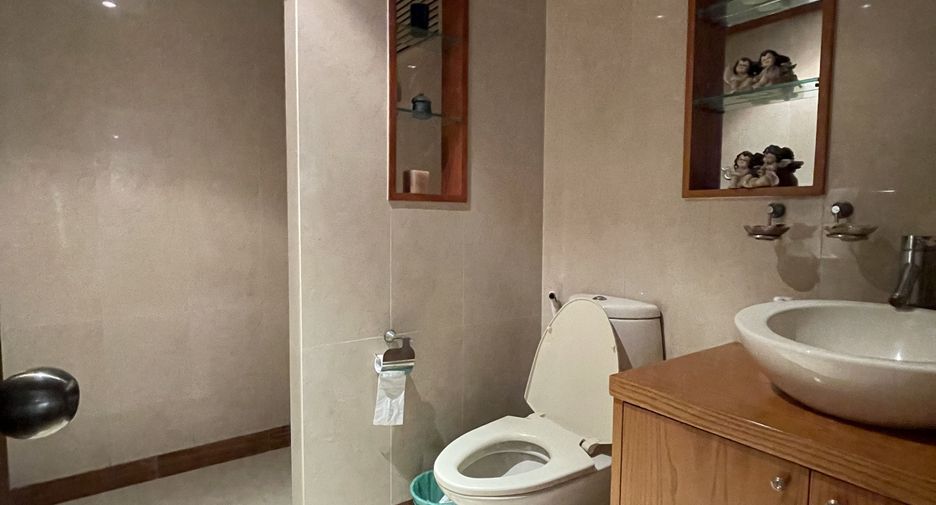 For sale 2 Beds condo in Khlong Toei, Bangkok