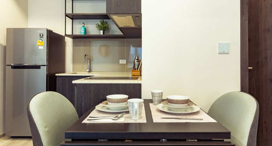 For sale 2 bed condo in Huai Khwang, Bangkok