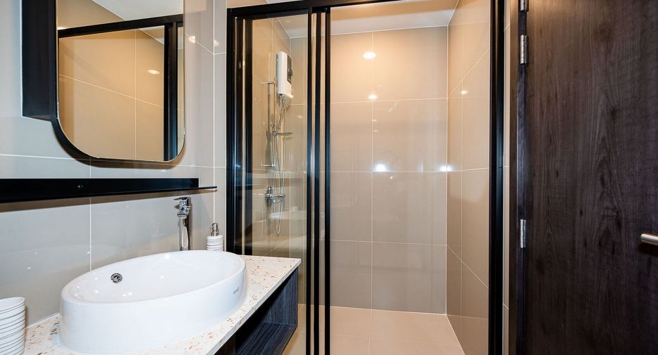 For sale 2 bed condo in Huai Khwang, Bangkok