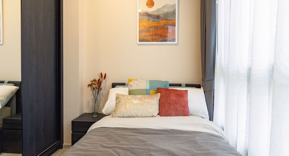 For sale 2 bed condo in Huai Khwang, Bangkok