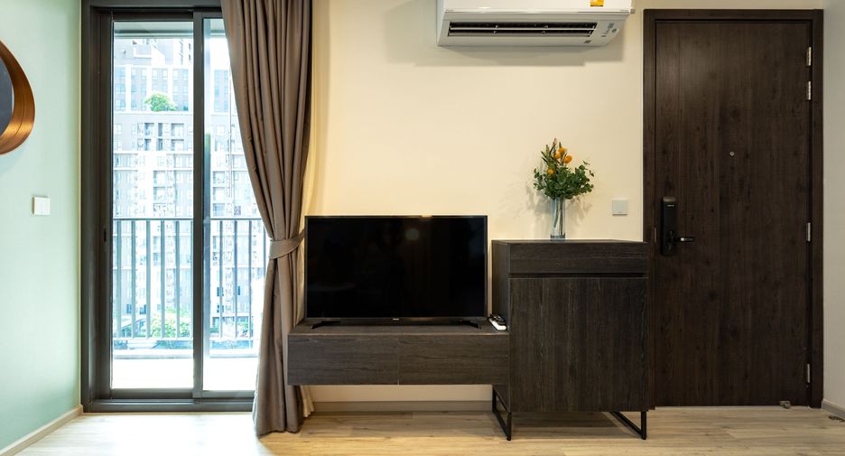 For sale 2 bed condo in Huai Khwang, Bangkok