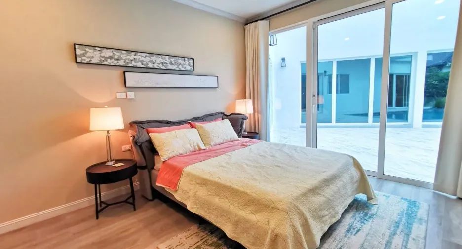 For sale 6 Beds villa in Cha Am, Phetchaburi