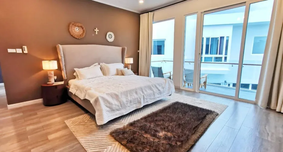 For sale 6 Beds villa in Cha Am, Phetchaburi