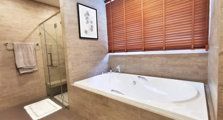 For sale 6 Beds villa in Cha Am, Phetchaburi