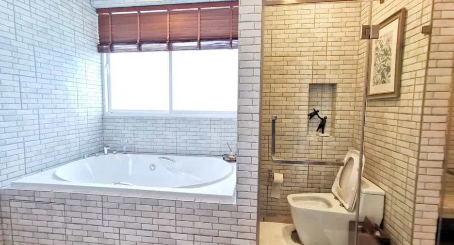 For sale 6 Beds villa in Cha Am, Phetchaburi