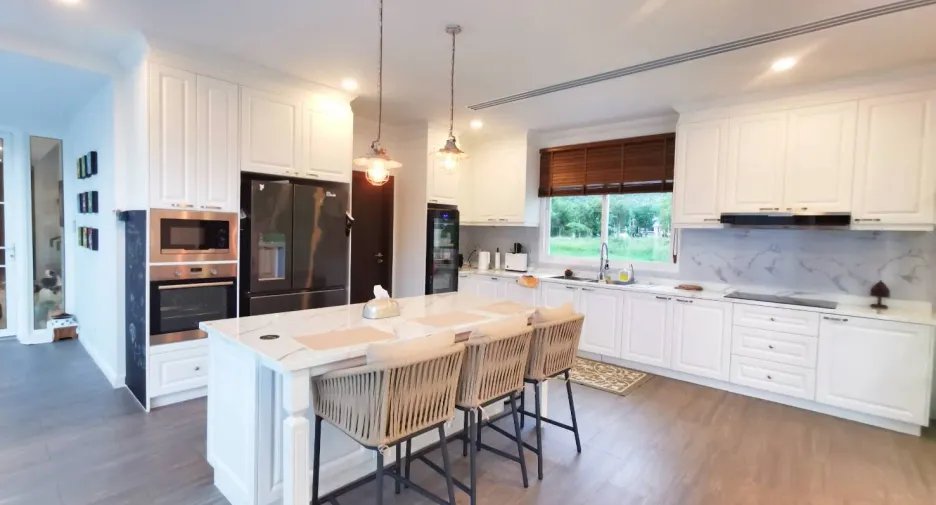 For sale 6 Beds villa in Cha Am, Phetchaburi