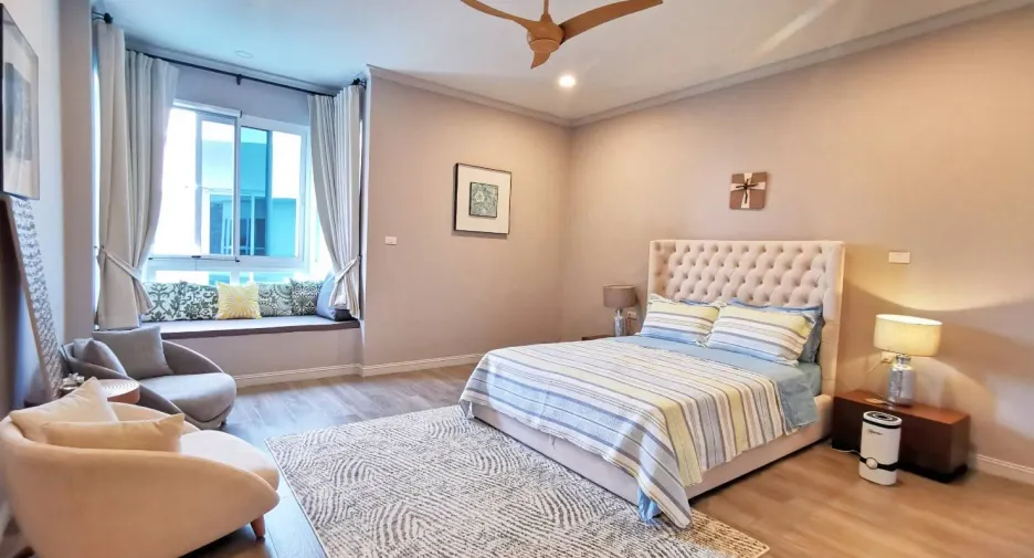 For sale 6 Beds villa in Cha Am, Phetchaburi