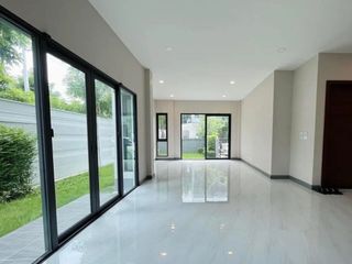 For sale 4 Beds house in Bang Na, Bangkok