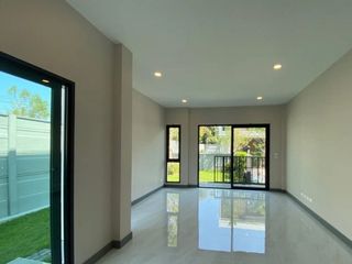 For sale 4 Beds house in Bang Na, Bangkok