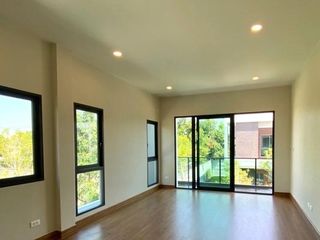 For sale 4 Beds house in Bang Na, Bangkok