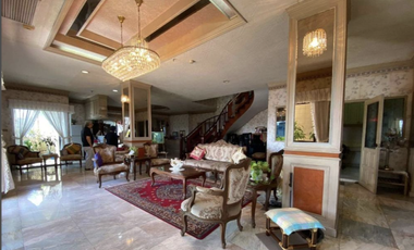 For sale 4 bed condo in Khlong Toei, Bangkok