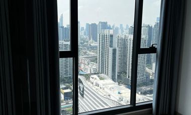 For sale 1 bed condo in Huai Khwang, Bangkok