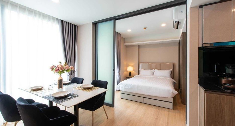 For rent 2 bed condo in Huai Khwang, Bangkok