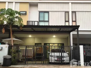For sale 4 bed townhouse in Lat Lum Kaeo, Pathum Thani