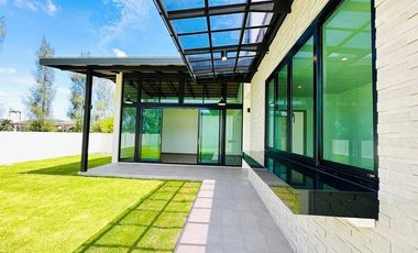 For sale 4 Beds villa in Mueang Phuket, Phuket